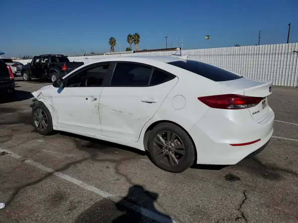 5NPD84LF4JH337633 2018 HYUNDAI ELANTRA - Image 2
