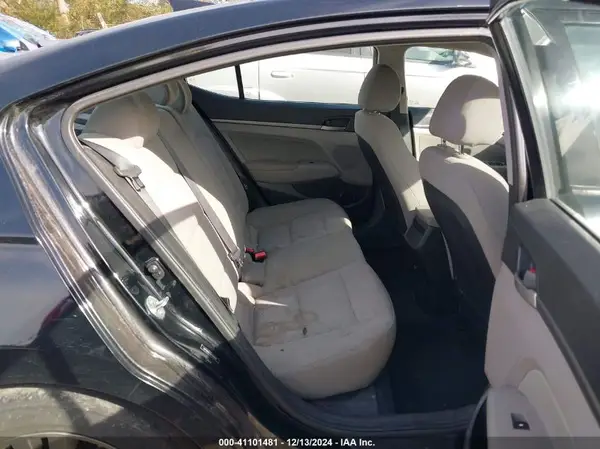 5NPD84LF4JH340550 2018 HYUNDAI ELANTRA - Image 8