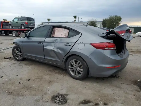 5NPD84LF4JH340676 2018 HYUNDAI ELANTRA - Image 2