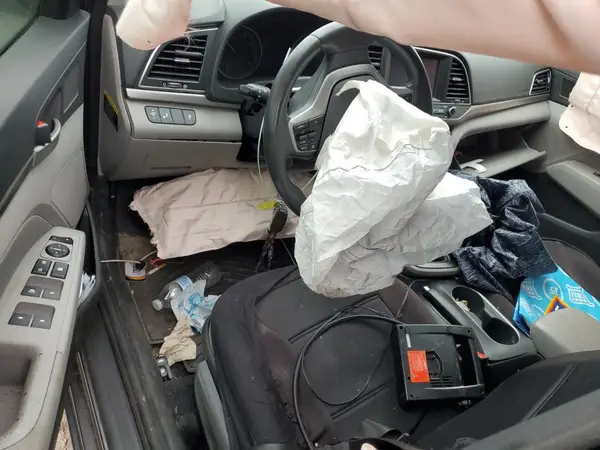 5NPD84LF4JH340676 2018 HYUNDAI ELANTRA - Image 8