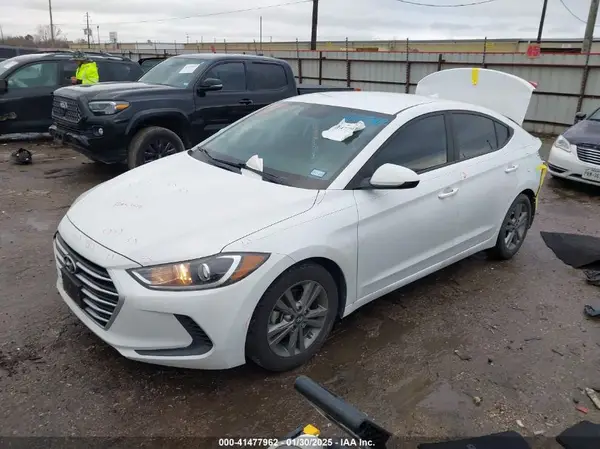 5NPD84LF4JH348485 2018 HYUNDAI ELANTRA - Image 2
