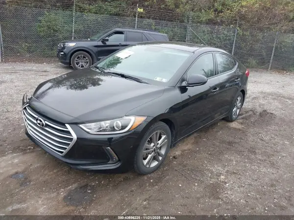 5NPD84LF4JH350950 2018 HYUNDAI ELANTRA - Image 2