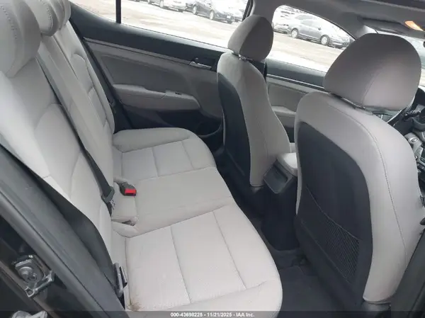 5NPD84LF4JH350950 2018 HYUNDAI ELANTRA - Image 8