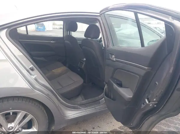 5NPD84LF4JH354044 2018 HYUNDAI ELANTRA - Image 8