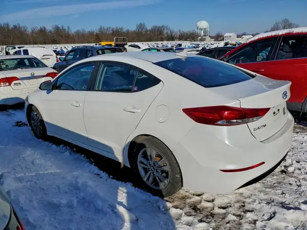 5NPD84LF4JH355422 2018 HYUNDAI ELANTRA - Image 2
