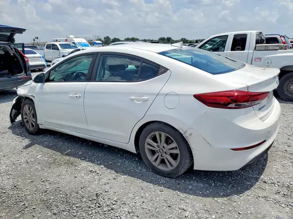 5NPD84LF4JH357168 2018 HYUNDAI ELANTRA - Image 2