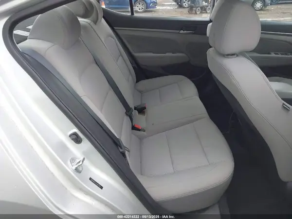5NPD84LF4JH357347 2018 HYUNDAI ELANTRA - Image 8
