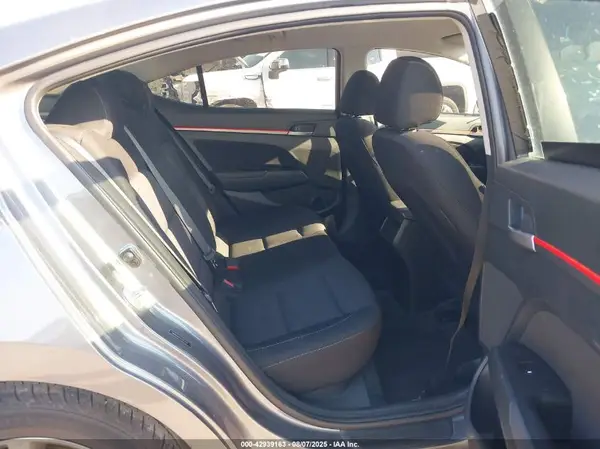 5NPD84LF4JH357719 2018 HYUNDAI ELANTRA - Image 8
