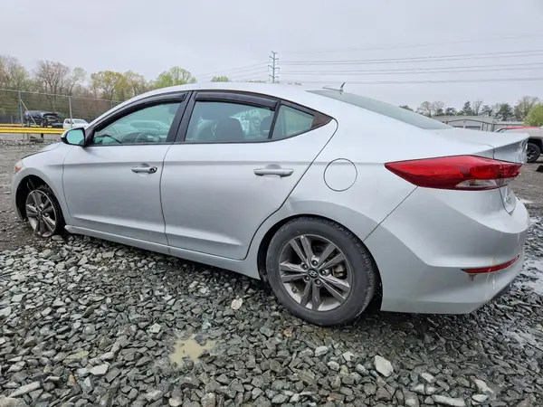 5NPD84LF4JH358689 2018 HYUNDAI ELANTRA - Image 2