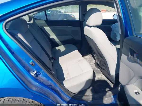 5NPD84LF4JH360068 2018 HYUNDAI ELANTRA - Image 8