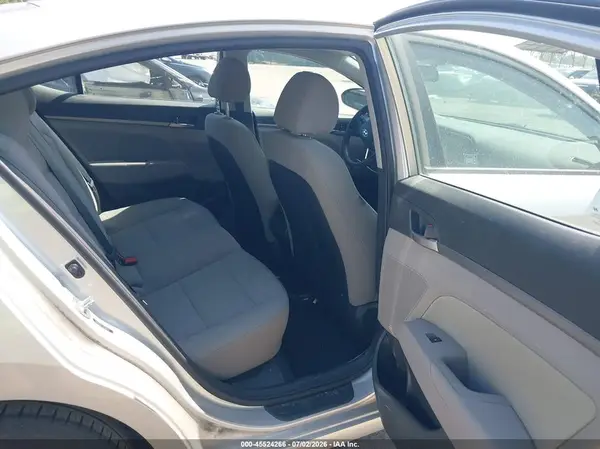 5NPD84LF4JH360121 2018 HYUNDAI ELANTRA - Image 8