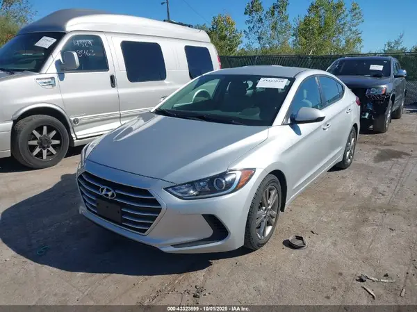 5NPD84LF4JH360832 2018 HYUNDAI ELANTRA - Image 2