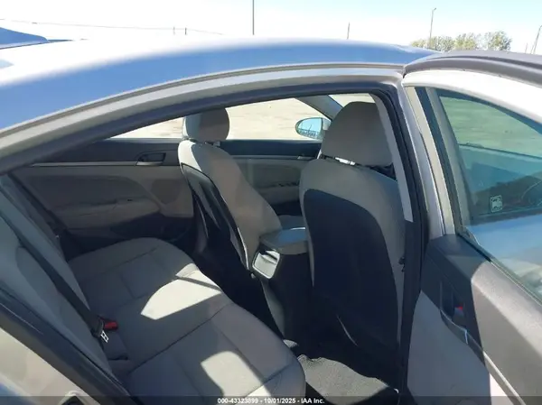 5NPD84LF4JH360832 2018 HYUNDAI ELANTRA - Image 8