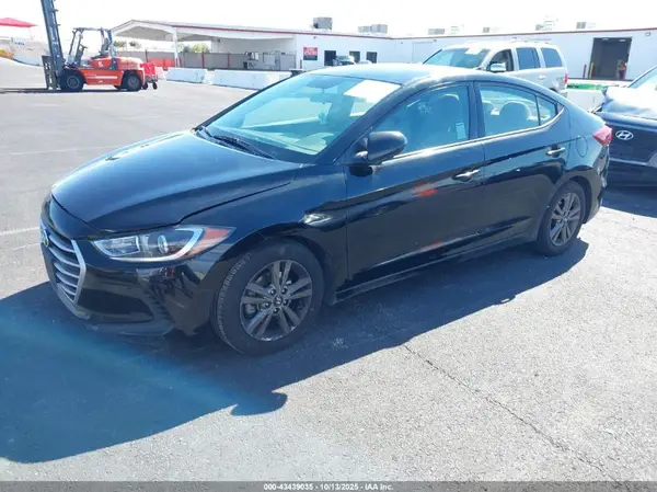 5NPD84LF4JH365657 2018 HYUNDAI ELANTRA - Image 2