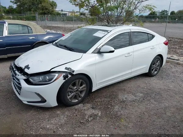 5NPD84LF4JH367277 2018 HYUNDAI ELANTRA - Image 2