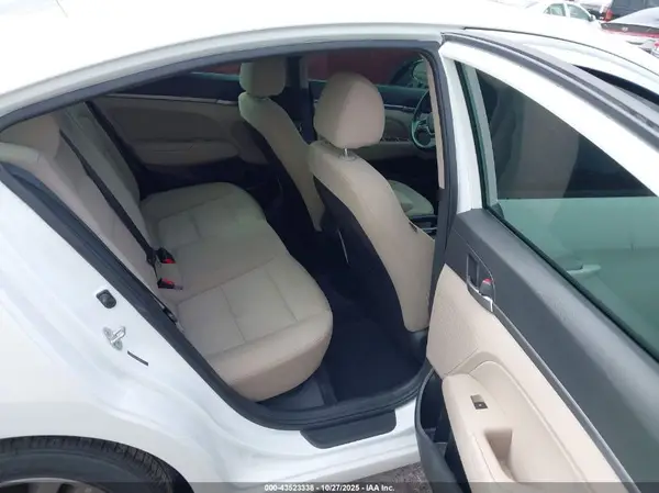 5NPD84LF4JH367277 2018 HYUNDAI ELANTRA - Image 8