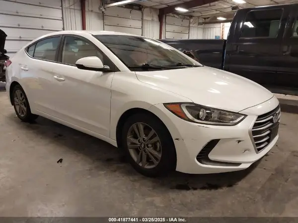5NPD84LF4JH369157 2018 HYUNDAI ELANTRA - Image 1