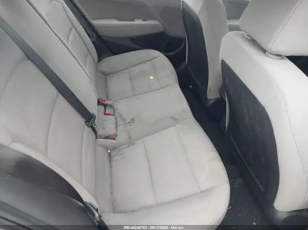 5NPD84LF4JH374083 2018 HYUNDAI ELANTRA - Image 8