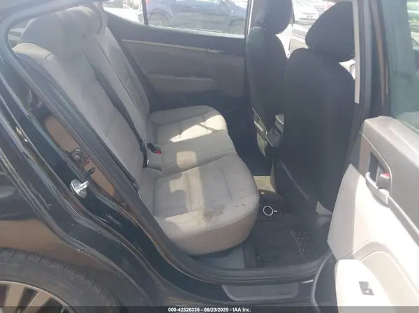 5NPD84LF4JH374746 2018 HYUNDAI ELANTRA - Image 8