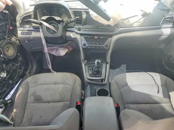 5NPD84LF4JH375282 2018 HYUNDAI ELANTRA - Image 8