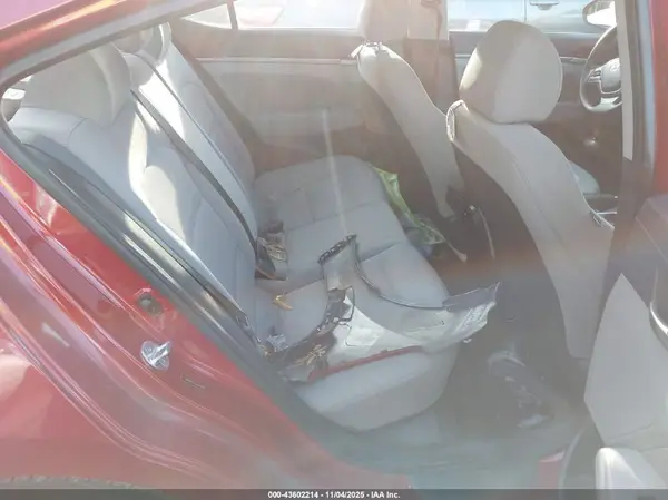 5NPD84LF4JH375587 2018 HYUNDAI ELANTRA - Image 8