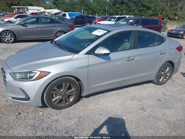 5NPD84LF4JH375749 2018 HYUNDAI ELANTRA - Image 2