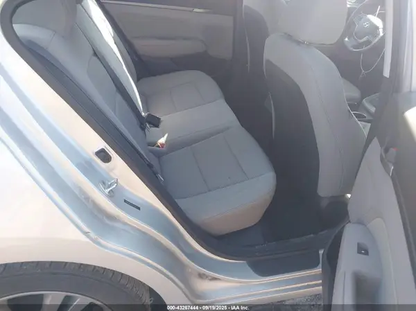5NPD84LF4JH375749 2018 HYUNDAI ELANTRA - Image 8