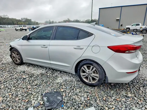 5NPD84LF4JH376917 2018 HYUNDAI ELANTRA - Image 2
