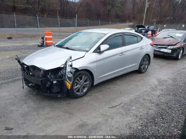5NPD84LF4JH378375 2018 HYUNDAI ELANTRA - Image 2