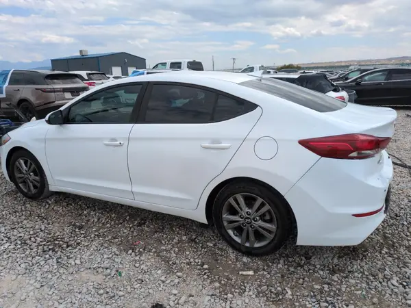 5NPD84LF4JH378957 2018 HYUNDAI ELANTRA - Image 2