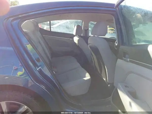 5NPD84LF4JH381440 2018 HYUNDAI ELANTRA - Image 8