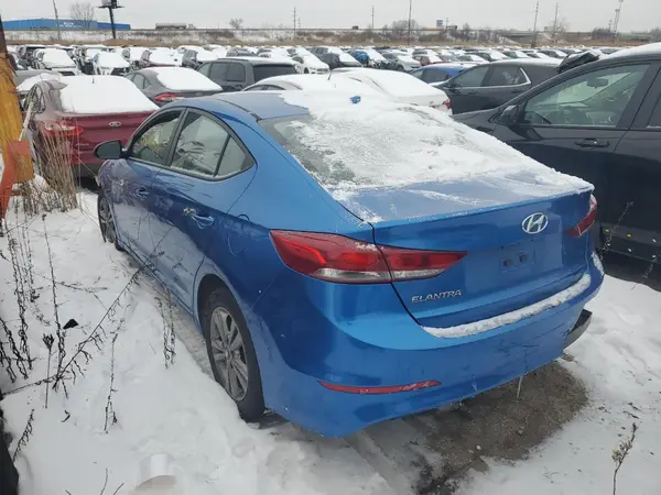 5NPD84LF4JH383494 2018 HYUNDAI ELANTRA - Image 2