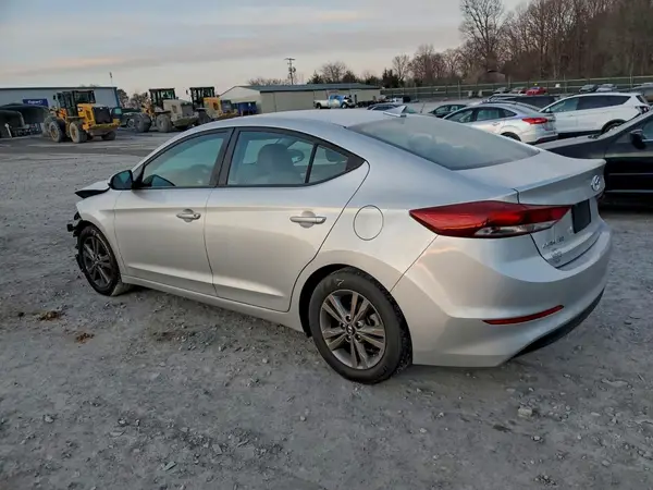 5NPD84LF4JH384709 2018 HYUNDAI ELANTRA - Image 2
