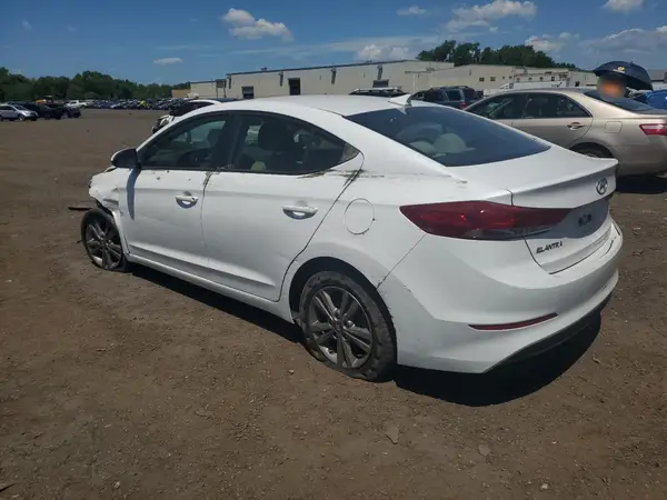 5NPD84LF4JH385987 2018 HYUNDAI ELANTRA - Image 2