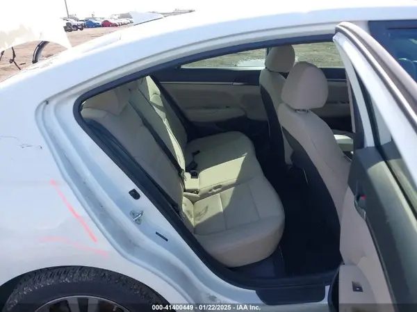 5NPD84LF4JH391093 2018 HYUNDAI ELANTRA - Image 8