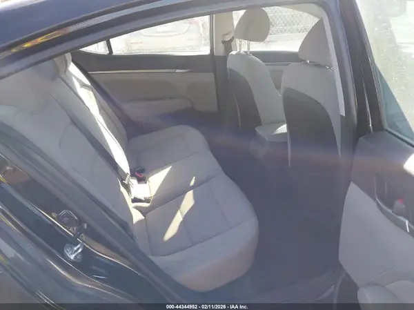 5NPD84LF4JH391840 2018 HYUNDAI ELANTRA - Image 8