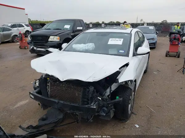 5NPD84LF4JH393507 2018 HYUNDAI ELANTRA - Image 2