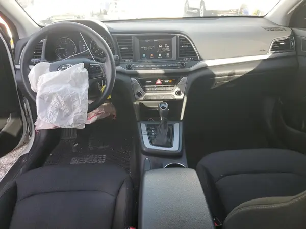 5NPD84LF4JH395757 2018 HYUNDAI ELANTRA - Image 8