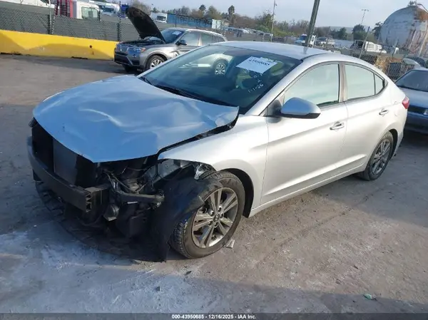 5NPD84LF4JH398819 2018 HYUNDAI ELANTRA - Image 2