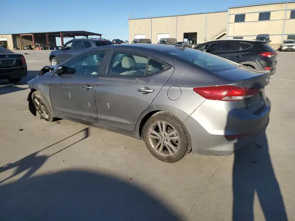 5NPD84LF4JH398979 2018 HYUNDAI ELANTRA - Image 2