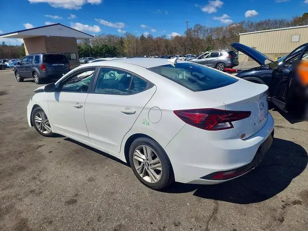 5NPD84LF4KH413918 2019 HYUNDAI ELANTRA - Image 2