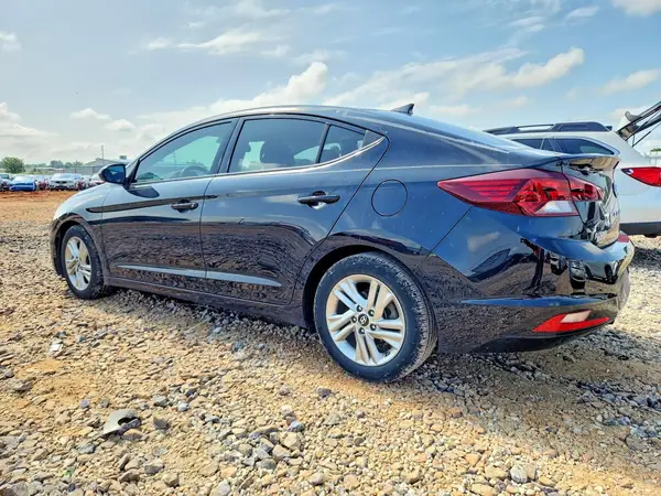 5NPD84LF4KH414101 2019 HYUNDAI ELANTRA - Image 2