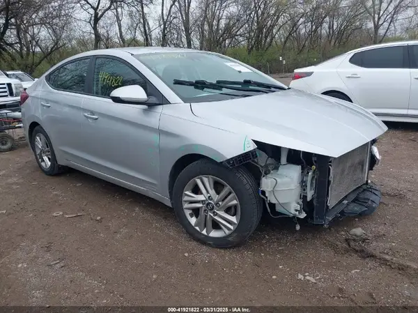 5NPD84LF4KH418326 2019 HYUNDAI ELANTRA - Image 1