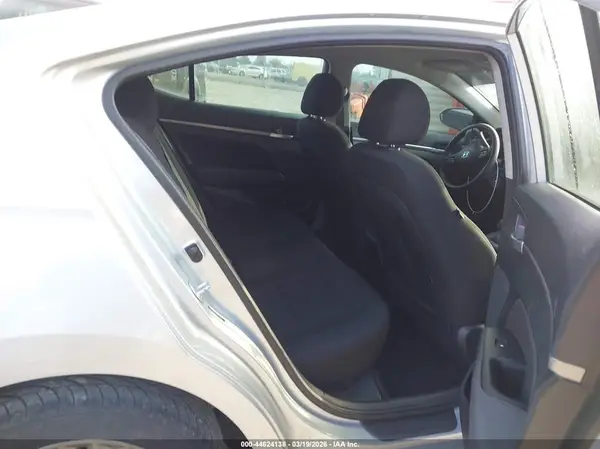 5NPD84LF4KH420271 2019 HYUNDAI ELANTRA - Image 8