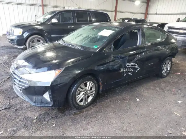 5NPD84LF4KH421680 2019 HYUNDAI ELANTRA - Image 2