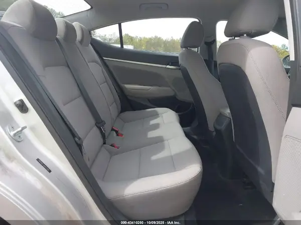 5NPD84LF4KH422392 2019 HYUNDAI ELANTRA - Image 8