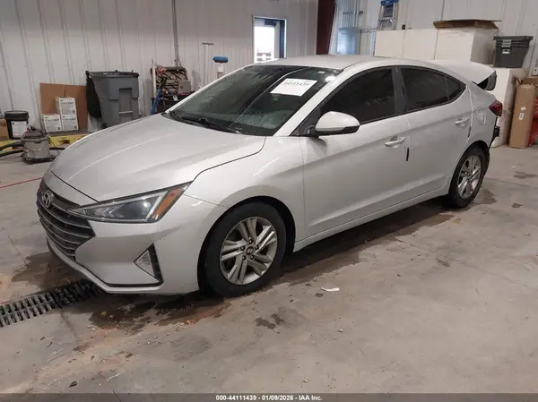 5NPD84LF4KH429410 2019 HYUNDAI ELANTRA - Image 2
