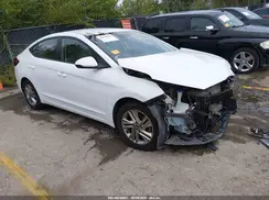 5NPD84LF4KH429570 2019 HYUNDAI ELANTRA