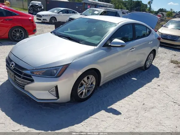 5NPD84LF4KH443789 2019 HYUNDAI ELANTRA - Image 2