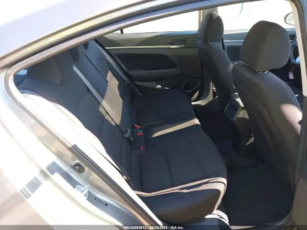 5NPD84LF4KH450189 2019 HYUNDAI ELANTRA - Image 8